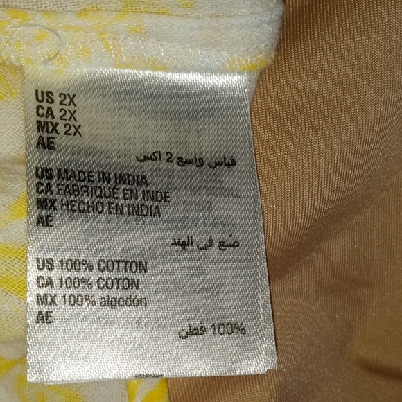 Yellow and White Floral Scoop-Neck Blouse - Picture 5 of 6